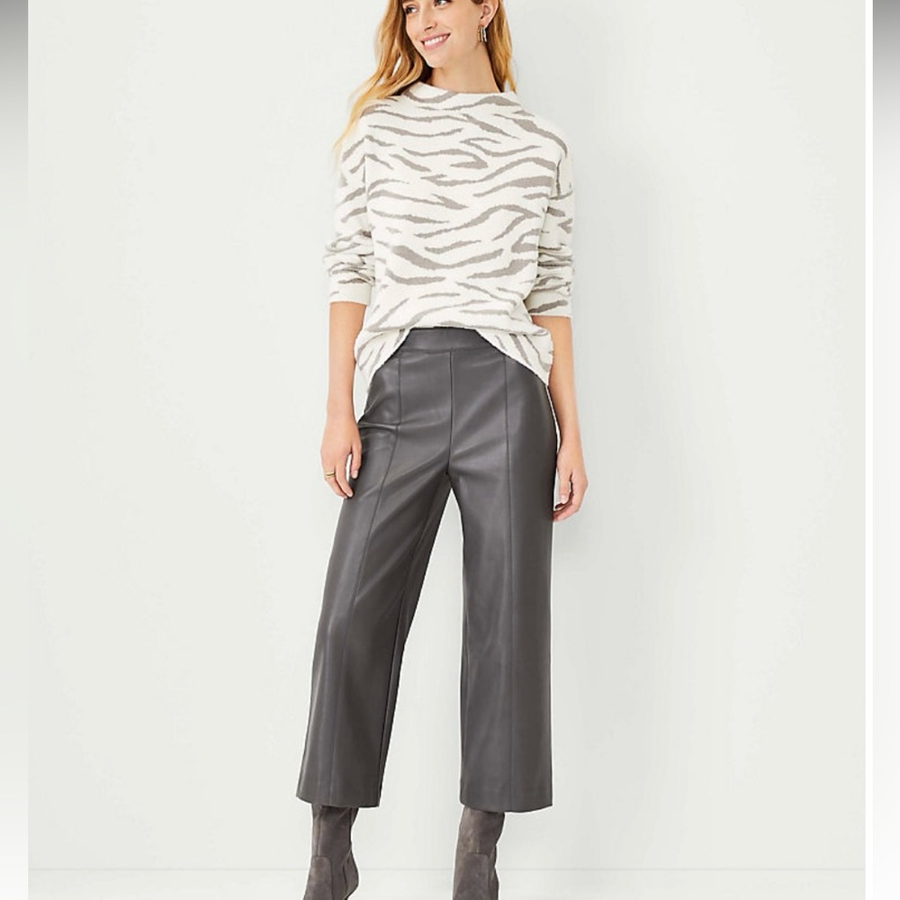Ladies Faux Leather Wide-Leg Crop Pants - Gray